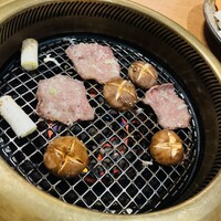ホルモン焼肉 富や 栄店 - 