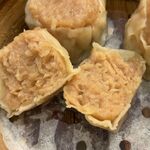 魏飯吉堂 京都タワーサンド店 - 焼売セット(ハイボール)1080円の焼売
