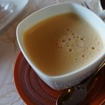 フレンチ 奥村邸 - 珈琲。泡がなめらかですね。