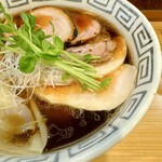 RAMEN MEIKIRA - チャーシューしょうゆ＆ワンタン