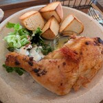 BISTRO ENFOURNER - 「骨付き鶏もも肉のコンフィ」
