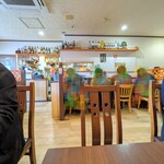 サンライズ アジアンダイニング&バー - 店内