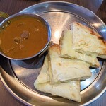 サンライズ アジアンダイニング&バー - マトンカレー＆チーズナン