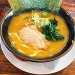清六家 - 料理写真:豚骨味噌ラーメン
