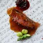 ＳＩＬＩＮ 火龍園 - シャラン産鴨胸肉のロースト　蜂蜜とスパイスの香り