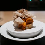 César - 北海道産雲丹とブリオッシュ、白トリュフで