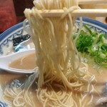 博多とんこつ 天神旗 - 本博多Light　麵リフト