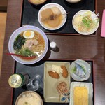 めしや食堂 - 料理写真:サラダ￥250-麦とろご飯ミニ¥350-×2 おでん¥110-×3 おでん¥160- 豚汁¥170- カキフライ¥110-×2 唐揚げ¥120- 玉子焼き¥220- きずし¥200- 中華そば￥370