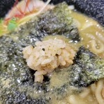 貝ガラ屋  町田 - 貝めしを海苔で巻いて