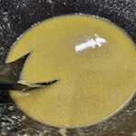 貝ガラ屋 - 濃厚な牡蠣スープ