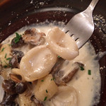 ラディーチェ - ゴルゴンゾーラと茸のオレキエッテ