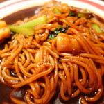 シンガポール料理　梁亜楼 - 黒スタイルの福建麺