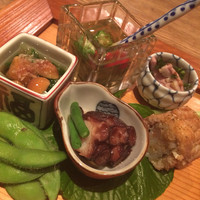 鈴なり - 八寸：蛸の柔らか煮・じゅんさいとマイクロトマト・なめこと水菜のおひたし・合鴨・穴子の押し寿司・枝豆