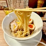 中華そば 髙野 - 滑らかな麺