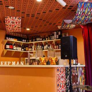 一歩踏み入れると、広がる『別世界』