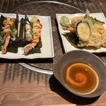 麺匠の心つくし つるとんたん 宗右衛門町店 - 海老天寿司と天麩羅盛合せ(小)