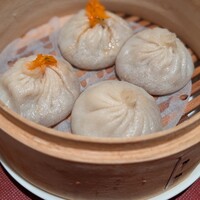 ジョーズ シャンハイ ニューヨーク 銀座店 - joe's特製蟹肉入り小籠包、豚肉小籠包