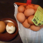 宝夢卵 - 料理写真:「宝夢卵　小玉 1kg (460円)」　ゆで卵はおまけです♪