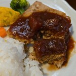 キッチン ブルー グローブ - テリーヌをカット