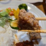 キッチン ブルー グローブ - ズッキーニを添えて