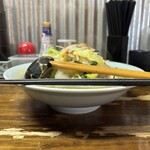 ニューラーメンショップ - 山盛り野菜。