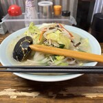 ニューラーメンショップ - タンメン、950円。中盛りは、平日サービス。