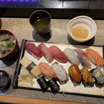 歩 - にぎり12貫  1300円