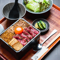 熟成イチボ肉タタキとすき焼き煮の合い盛りのお重