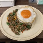 ガパオ・タ・ぺー - 