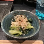 炭火やきとり 朧 - お通しの小松菜お浸し