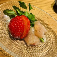 炭火焼鳥 木鶏 - 鶏ハムと苺