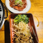 焼肉 一丁目 - ナムル盛り合わせ   ハラミ