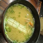 満平寿司 - サービスのカニ汁