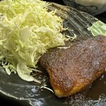 満平寿司 - ブリのニンニクバター醤油的な焼き物