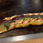 象屋 - 「ブタ  ロール」マヨ・ケチャップかかってて
      ソースは「甘口・辛口･どろ」から自分で選んでかけるよ