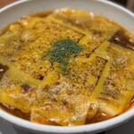 蝋燭屋 - 焼きチーズ麻婆麺 倍辛1,600円
      チーズトッピング200円