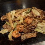 象屋 - 「ミックス焼きそば」 (｡º∀º) ۶)))ﾔﾊﾞｯ！具だくさん！