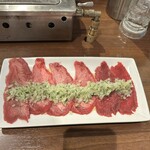 房家ホルモン館 - 