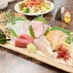 海鮮と骨付鳥 讃岐酒場 - お刺身5種盛り合わせ