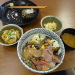 「なみ漬け丼」（1450円）＋「本日の魚卵」（360円）