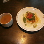 Kafeterasu Gaien - スープとサラダ