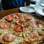 California Pizza Kitchen - ピザ マルゲリータ