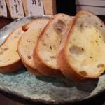 蔵内 馬ノ丈 - 馬肉五時間煮込みシチュー1,180円のバケット