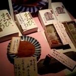 腰掛庵 - 店内のディスプレイ(2014.06)