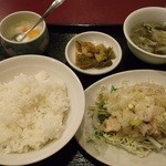 迎賓楼 - 蒸し鶏特製ソース定食（750円）