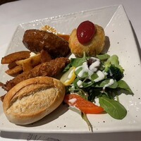 24/7 restaurant - 