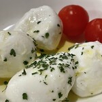 サイゼリヤ - モッツァレラのカプレーゼ¥430内