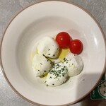 サイゼリヤ - モッツァレラのカプレーゼ¥430内