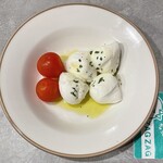サイゼリヤ 倉敷平田店 - モッツァレラのカプレーゼ¥430内