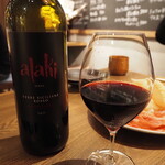 炭火焼き離島酒場ウタとルリ - せっかくなので赤ワインも